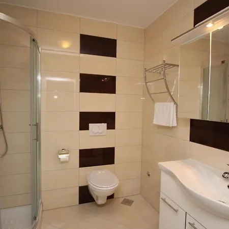Tolles In Mit Eigener Terrasse By Interhome Apartament