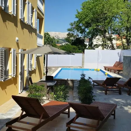 Apartament Tolles In Mit Eigener Terrasse By Interhome