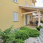 Apartman Tolles In Mit Eigener Terrasse By Interhome