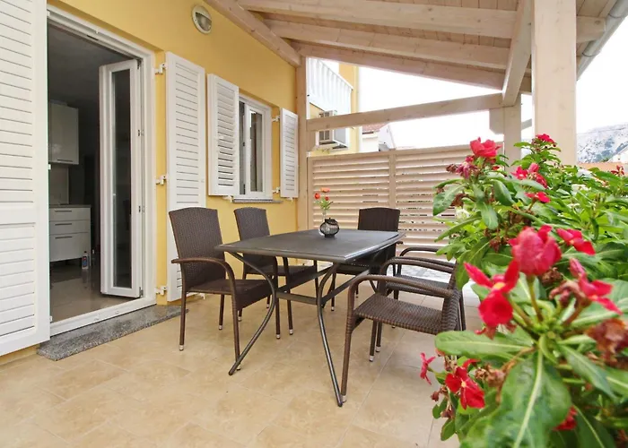 Tolles In Mit Eigener Terrasse By Interhome