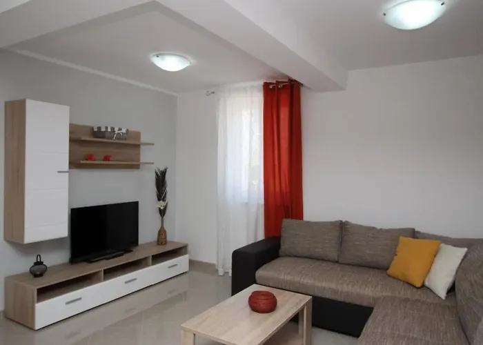 Tolles In Mit Eigener Terrasse By Interhome Apartman *