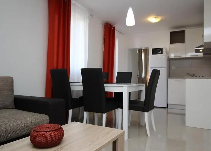 Tolles In Mit Eigener Terrasse By Interhome *