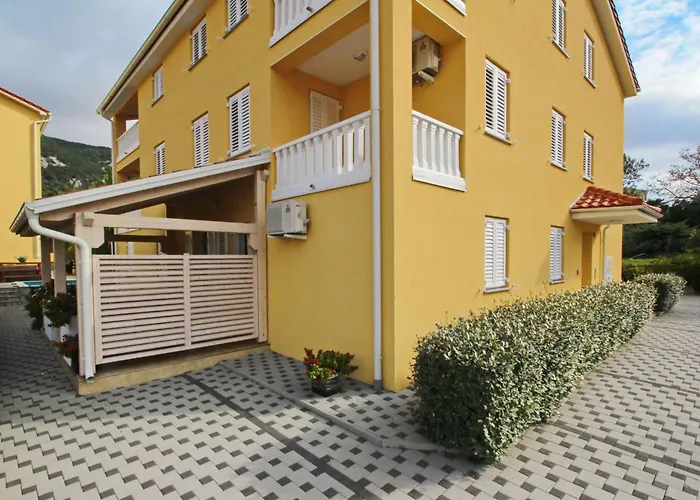 Apartman Tolles In Mit Eigener Terrasse By Interhome *